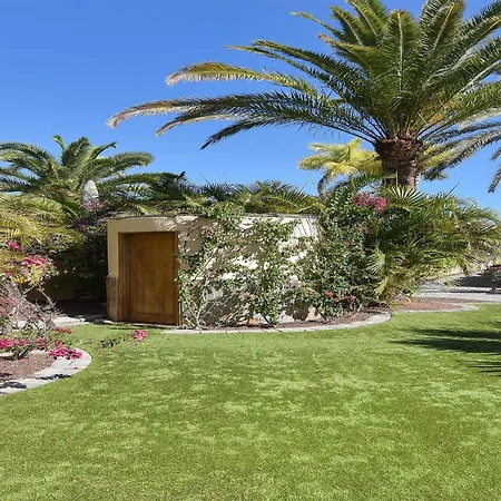 Maspalomas Royale Luxury Retreat In Gran Canaria Private Heated Pool Charming Outdoor Dining Area Bbq Nestled In The Heart Of, Villa *
