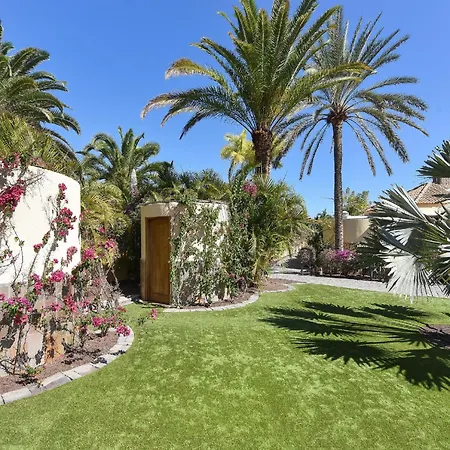 Maspalomas Royale Luxury Retreat In Gran Canaria Private Heated Pool Charming Outdoor Dining Area Bbq Nestled In The Heart Of, Villa Las Palmas de Gran Canaria